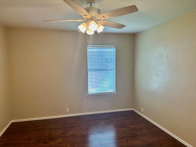 124 Spruce DR, Kyle, TX 78640