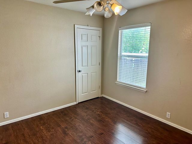 124 Spruce DR, Kyle, TX 78640