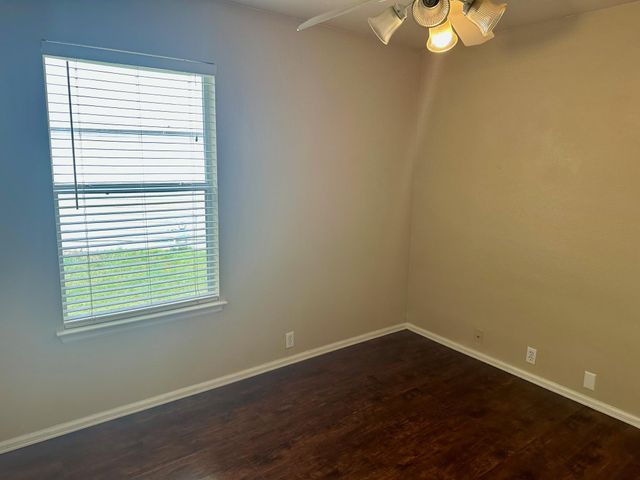 124 Spruce DR, Kyle, TX 78640