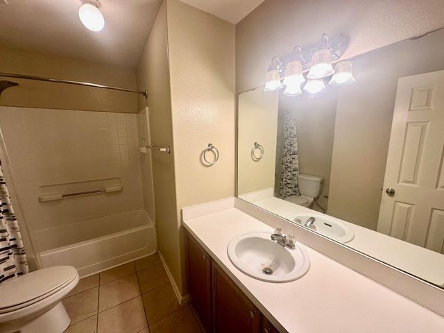 124 Spruce DR, Kyle, TX 78640