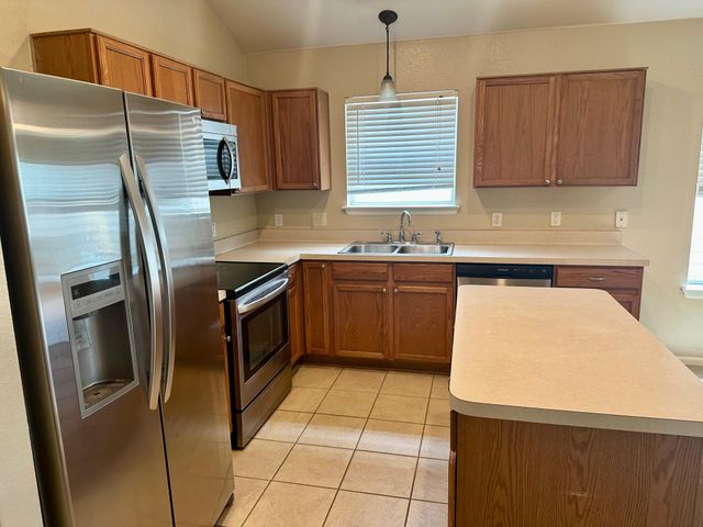 124 Spruce DR, Kyle, TX 78640