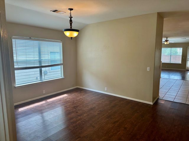 124 Spruce DR, Kyle, TX 78640