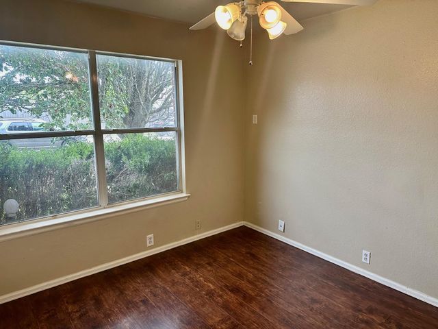 124 Spruce DR, Kyle, TX 78640