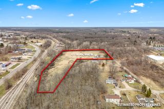 104 Mcclellan Street, Hillsdale City, MI 49242