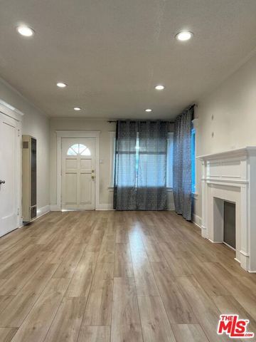 1028 Broad Avenue, Los Angeles, CA 90744