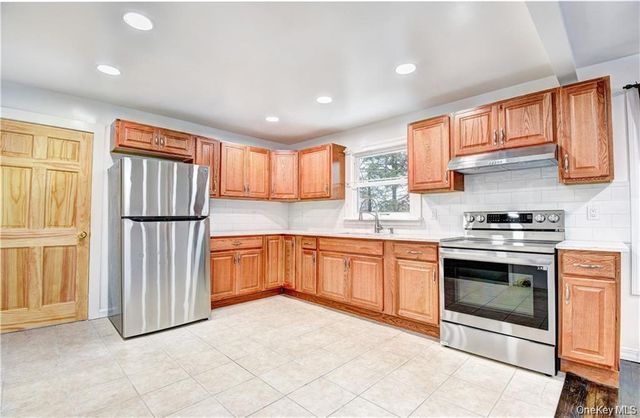 19 Lake Avenue, Monroe, NY 10950