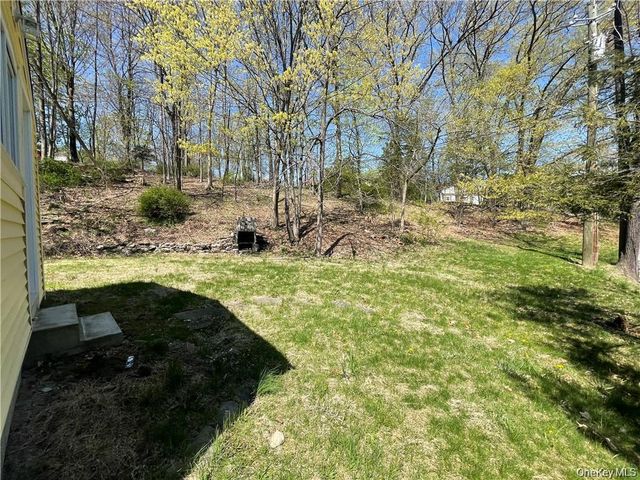 19 Lake Avenue, Monroe, NY 10950