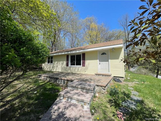 19 Lake Avenue, Monroe, NY 10950