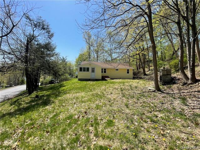 19 Lake Avenue, Monroe, NY 10950