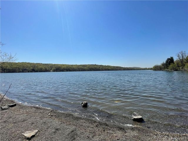 19 Lake Avenue, Monroe, NY 10950