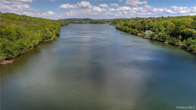 19 Lake Avenue, Monroe, NY 10950