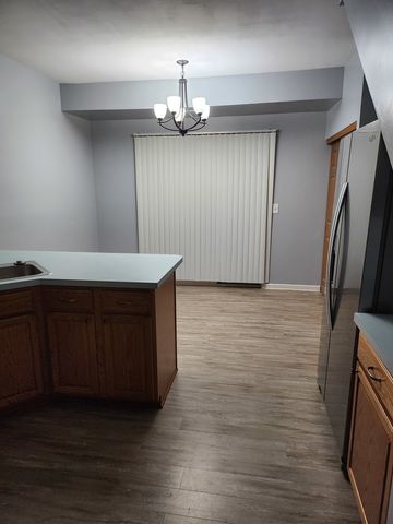 316 E Victoria Circle 316, North Aurora, IL 60542