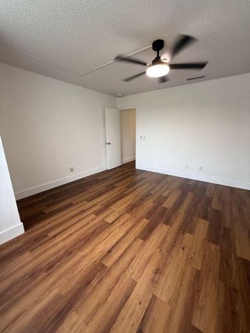 5140 ELMHURST Road B, West Palm Beach, FL 33417
