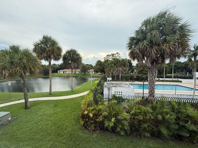 5140 ELMHURST Road B, West Palm Beach, FL 33417