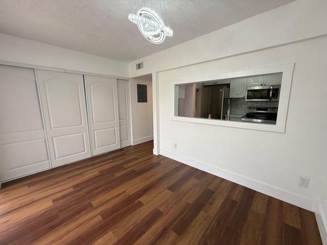 5140 ELMHURST Road B, West Palm Beach, FL 33417