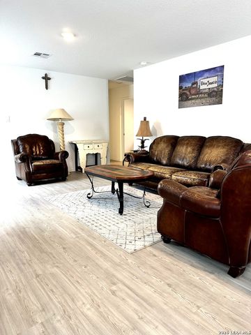 1611 Knoll, New Braunfels, TX 78130