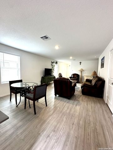 1611 Knoll, New Braunfels, TX 78130