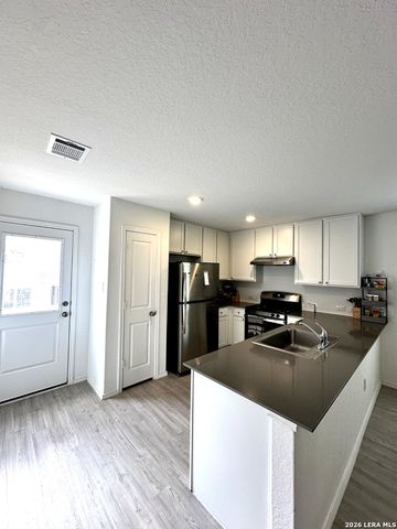 1611 Knoll, New Braunfels, TX 78130