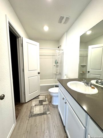 1611 Knoll, New Braunfels, TX 78130