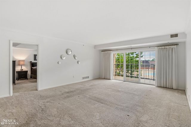 2210 Country Club Drive, St Clair Shores, MI 48082
