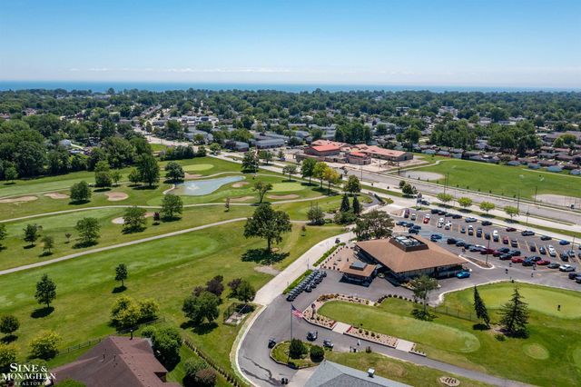 2210 Country Club Drive, St Clair Shores, MI 48082