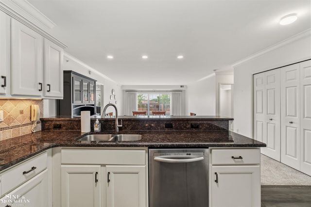 2210 Country Club Drive, St Clair Shores, MI 48082