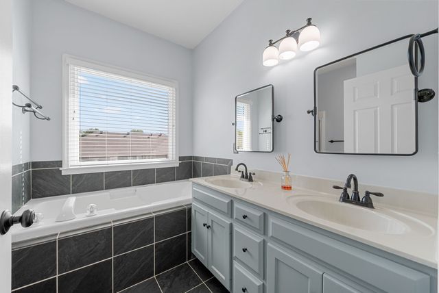 155 Archgate Ct, Clarksville, TN 37043