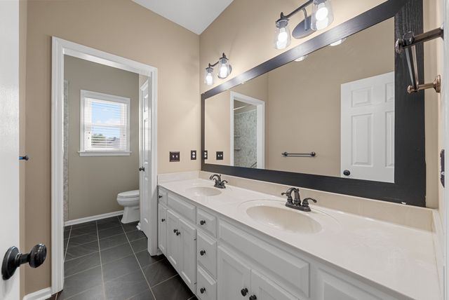 155 Archgate Ct, Clarksville, TN 37043