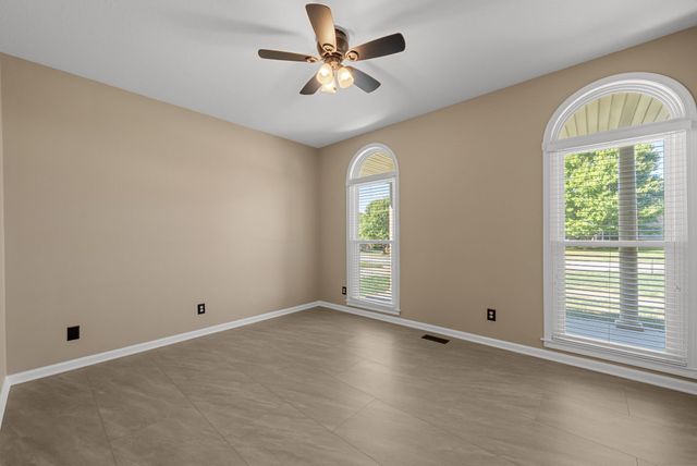 155 Archgate Ct, Clarksville, TN 37043