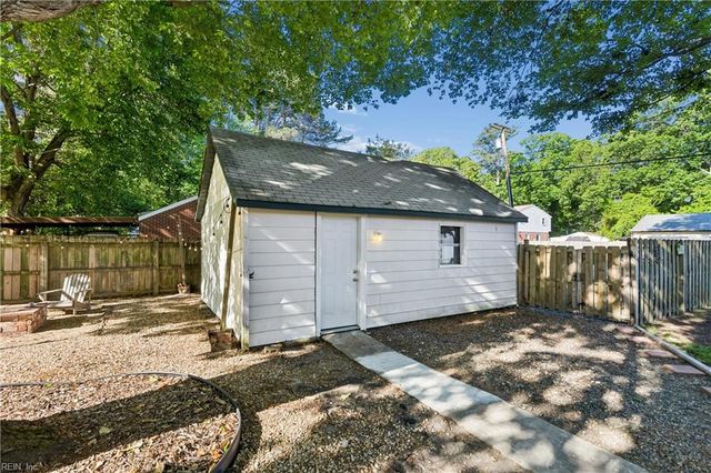 214 Deep Creek RD, Newport News, VA 23606
