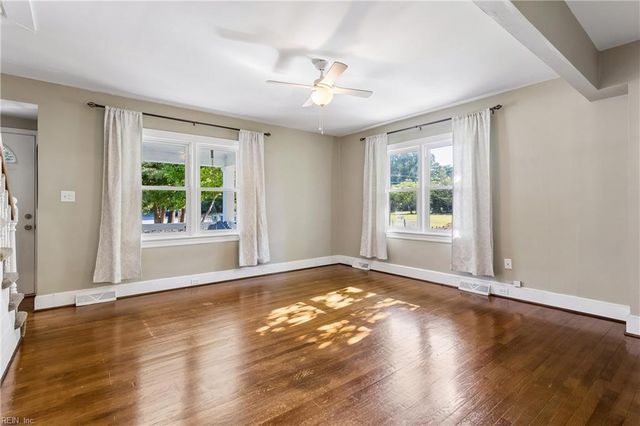 214 Deep Creek RD, Newport News, VA 23606