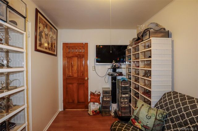 110-17 175th Street, Saint Albans, NY 11433