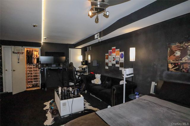 110-17 175th Street, Saint Albans, NY 11433