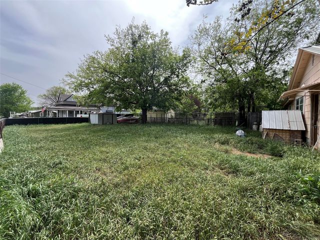 116 E Lipan Drive, Lipan, TX 76462