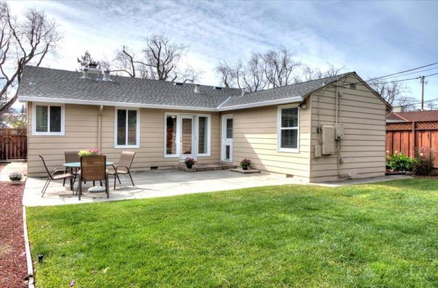 1523 Virginia Avenue, Redwood City, CA 94061