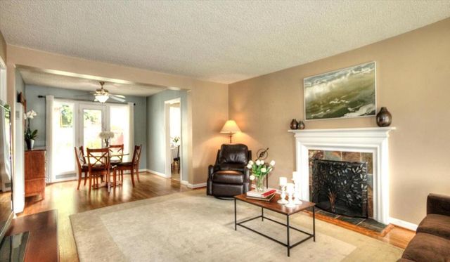 1523 Virginia Avenue, Redwood City, CA 94061