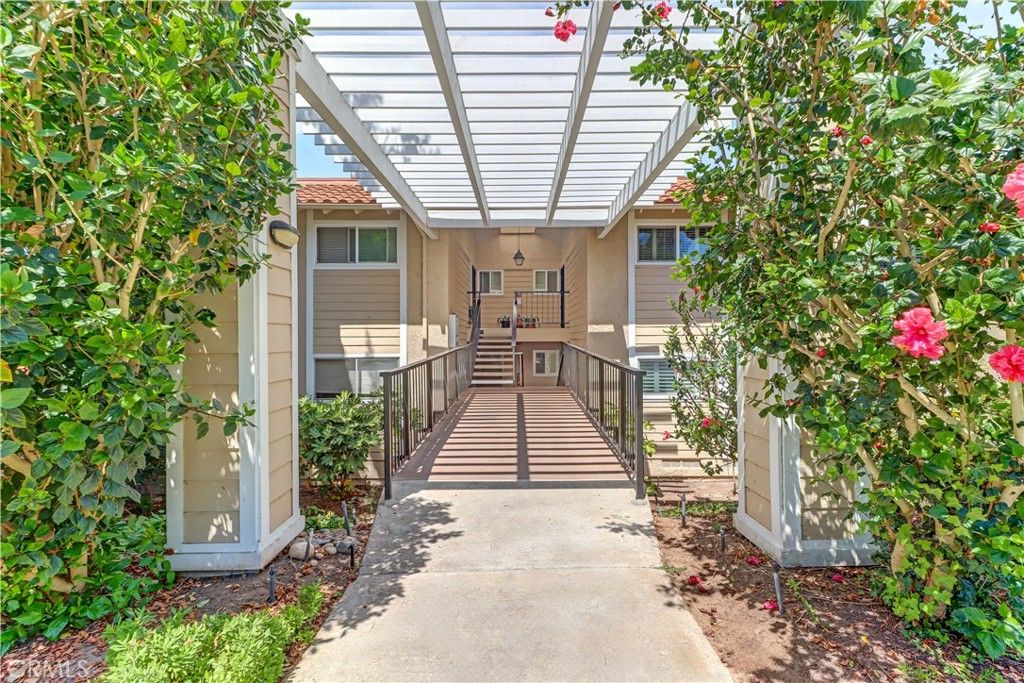 3298 Via Carrizo O, Laguna Woods, CA 92637 — exterior