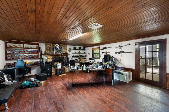 101 S Wright Avenue, Kerens, TX 75144