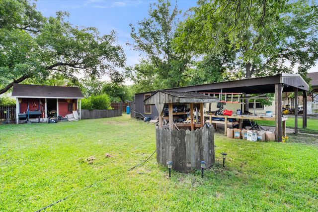 101 S Wright Avenue, Kerens, TX 75144