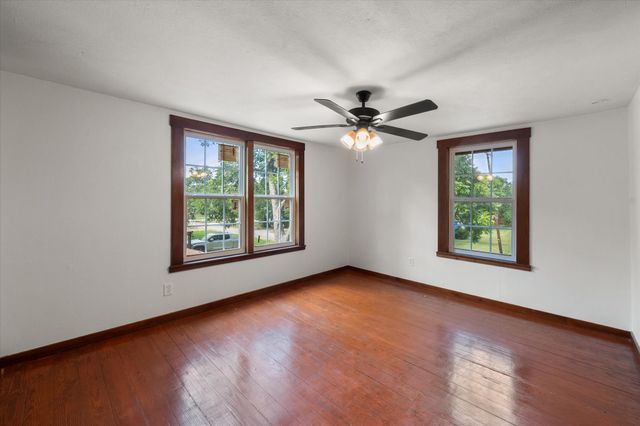 101 S Wright Avenue, Kerens, TX 75144