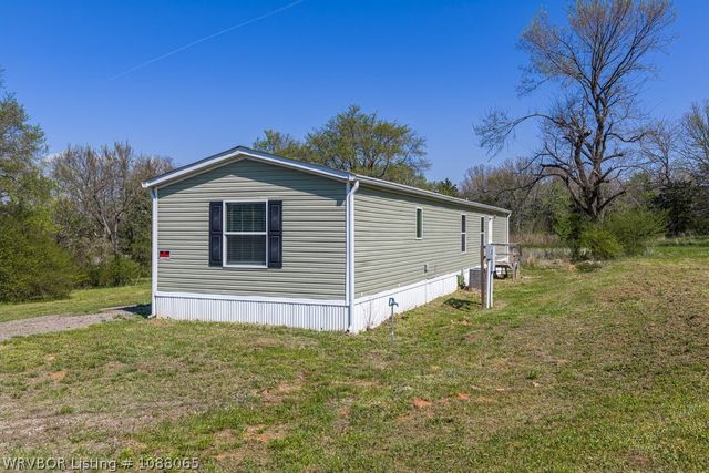 2620 S Coker Street, Greenwood, AR 72936