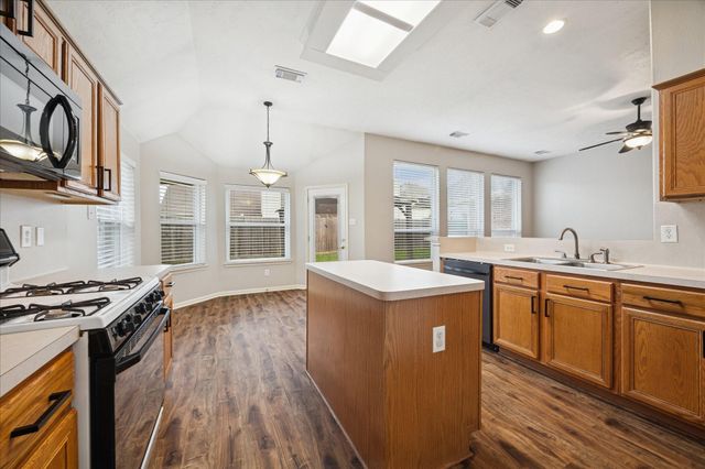 11009 Collingswood Drive, La Porte, TX 77571