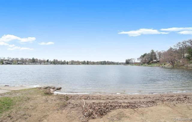 6579 Balmoral Terrace, Clarkston, MI 48346