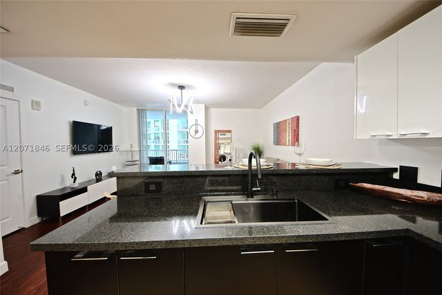 170 SE 14th St 2303, Miami, FL 33131