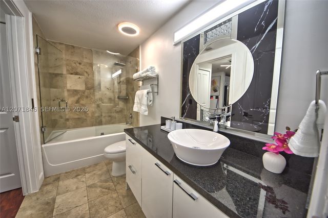 170 SE 14th St 2303, Miami, FL 33131