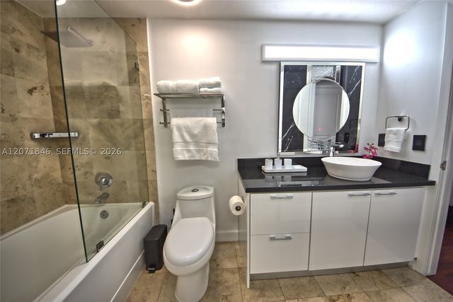 170 SE 14th St 2303, Miami, FL 33131