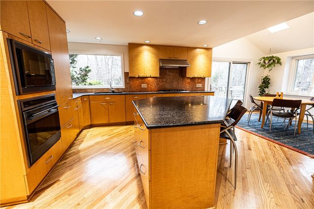 28 Shelter Creek Lane, Perinton, NY 14450