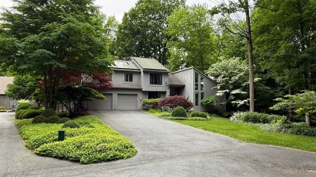 28 Shelter Creek Lane, Perinton, NY 14450