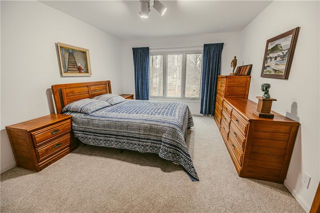 28 Shelter Creek Lane, Perinton, NY 14450