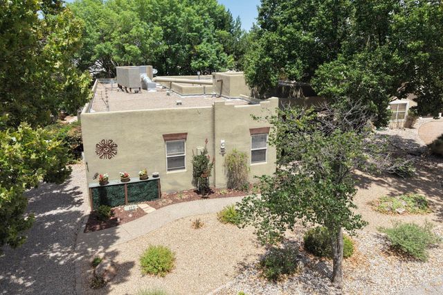 2805 Rio Orilla Lane NW, Albuquerque, NM 87120